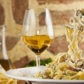 Pasta Funghi al vino bianco