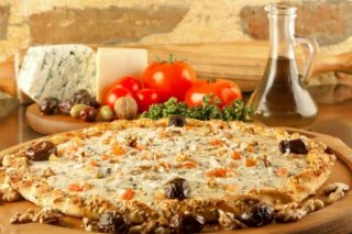 Gorgonzola pizza delivery