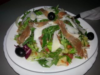Salad di Papa Ataman picerija delivery