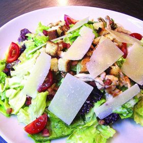 Pileća salata 552 rsd Pileća salata