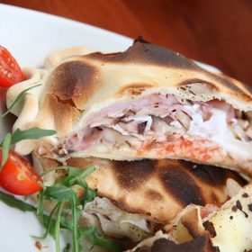 Calzone classica 670 din. Calzone classica