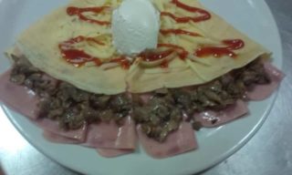 2. Pancake ham, cheese, sour cream, mushrooms Amos picerija delivery