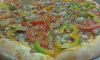 Tuna pizza Amos picerija delivery