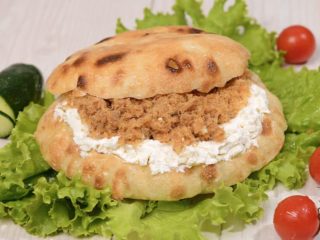 Shepherd’s bun with greaves and cheese Čobanov odmor delivery