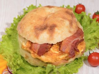 Shepherd’s bun with scrambled eggs and bacon Čobanov odmor delivery