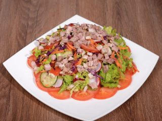 Čobanska salata s teletinom Čobanov odmor dostava