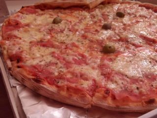 Vezuvio Di Marco pizza dostava