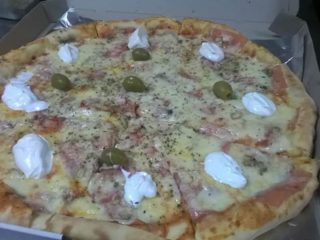 Vulkan – punjena ivica Di Marco pizza dostava