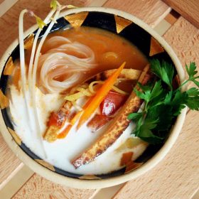 Tom yum supa