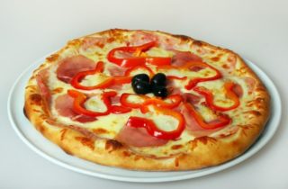 Pizza with prosciutto Panter delivery