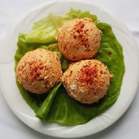 Urnebes salata