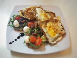Eggs in toast Garden food & bar delivery