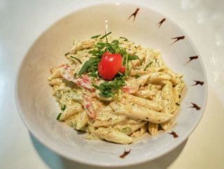Pasta with chicken Garden food & bar delivery