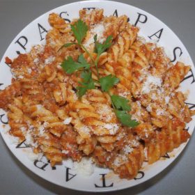 Pasta Bolonjeze 300 rsd Pasta Bolonjeze