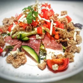 Garden food salata