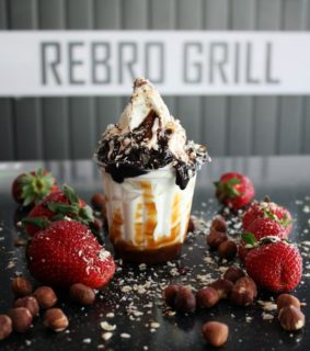 Ice cream + toping Rebro Grill delivery