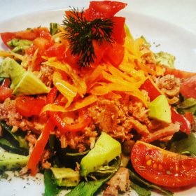Spanać salata sa tunom