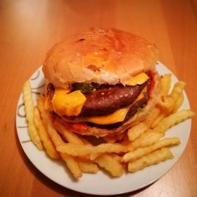 Dupli čizburger 380 din. Dupli čizburger