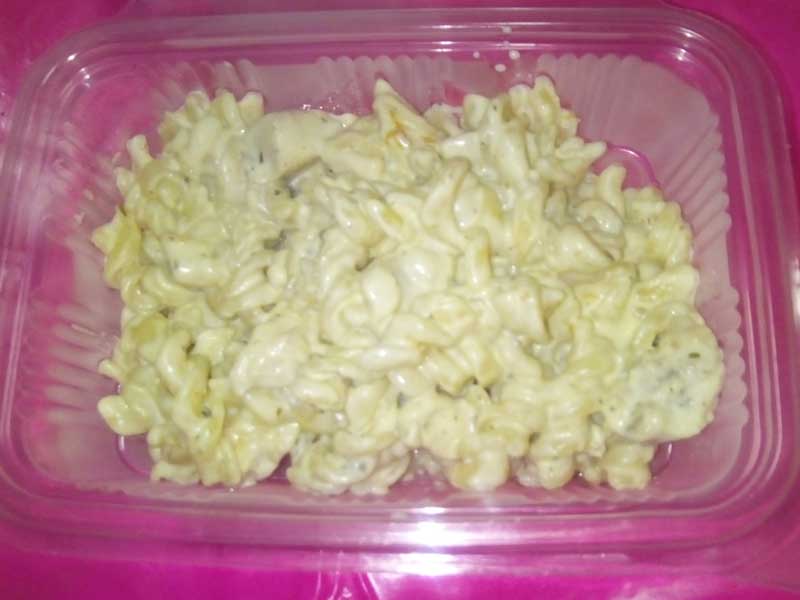 Macaroni with chicken in pesto sauce delivery