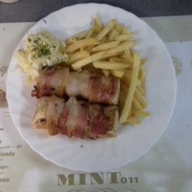 Rolovana punjena piletina 300 grama 490 rsd Rolovana punjena piletina 300 grama