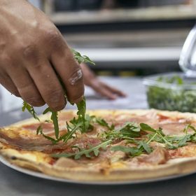 Pizza Pršuta 450 rsd Pizza Pršuta