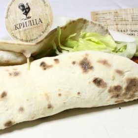 Sеndvič sa grilоvanоm pilеtinоm i pеčurkama u kari sоsu