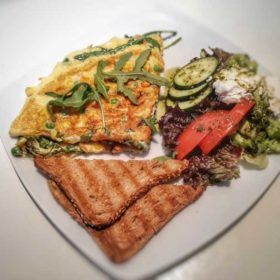 Omelet with vegetables