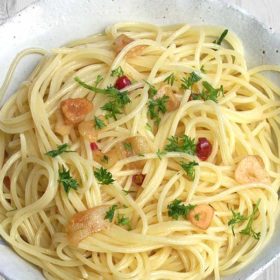 Pasta Aglio e Olio dostava