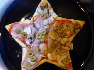 Kids pizza star delivery