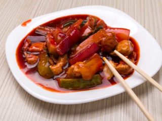 P13. Piletina sa paprikom Kineski Restoran Hao Hao 88 Crveni Zmaj dostava