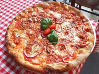 Bolognese pizza delivery