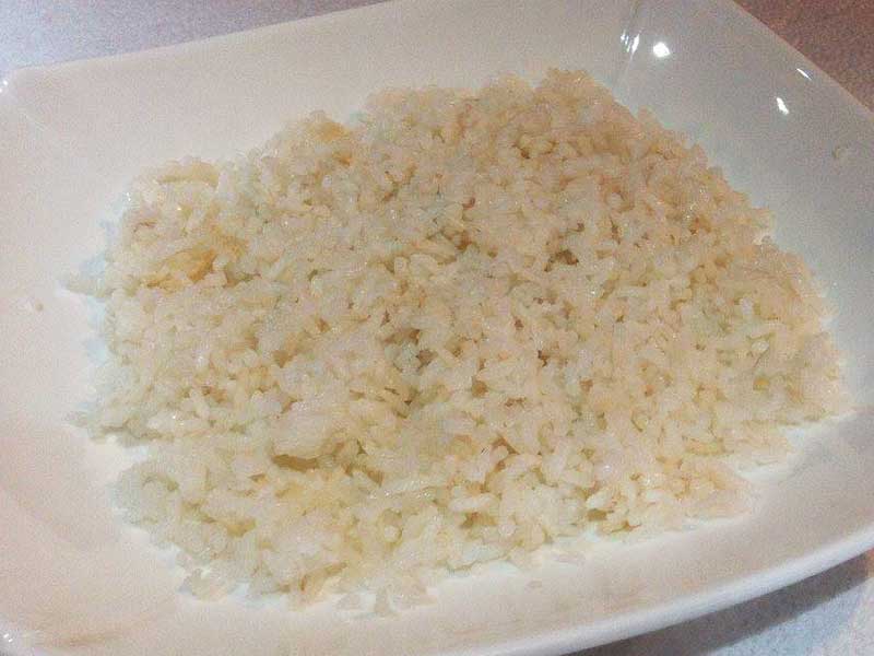 Beli pirinač dostava