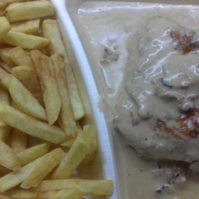 Stuffed chicken medallions in sauce - meal delivery