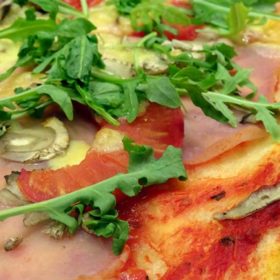 Green love pizza delivery