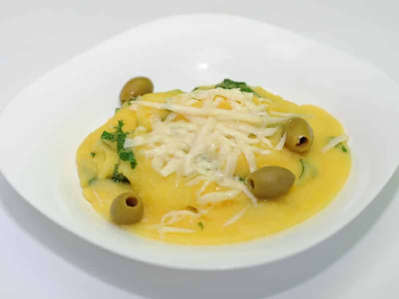 Palenta sa spanaćem i dimljenim sirom dostava