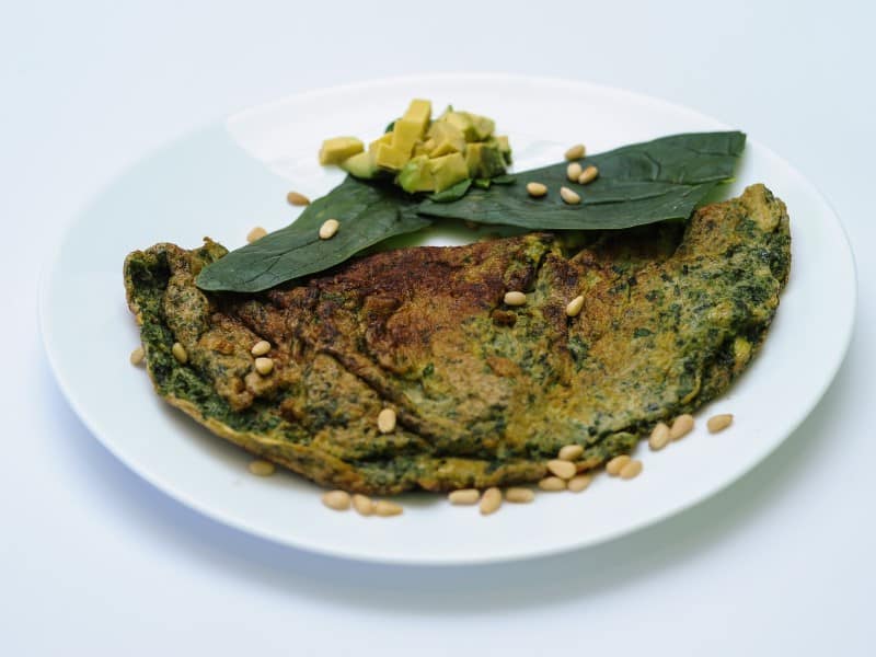 Omlet sa spanaćem, kozijim sirom i avokadom dostava