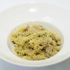 Pasta sa spanaćem, pečurkama i kinoom dostava