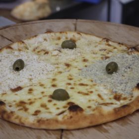 Quattro formaggi dostava