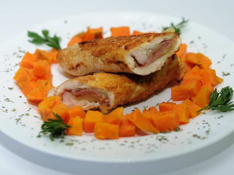 Stuffed chicken with prosciutto and mozzarella delivery