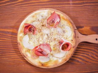 Golden Pyrus pizza delivery