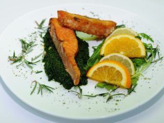 Salmon with spinach delivery