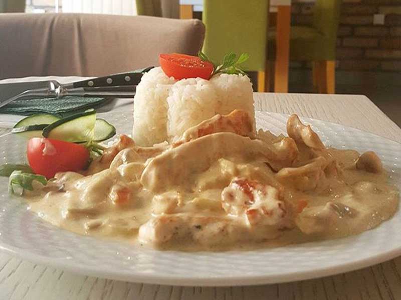 Piletina sa pečurkama u krem sosu dostava