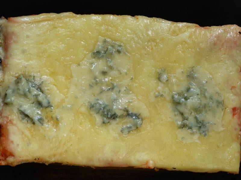 Quattro formaggi dostava