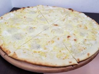 Quattro Formaggio pica Verona Cut dostava