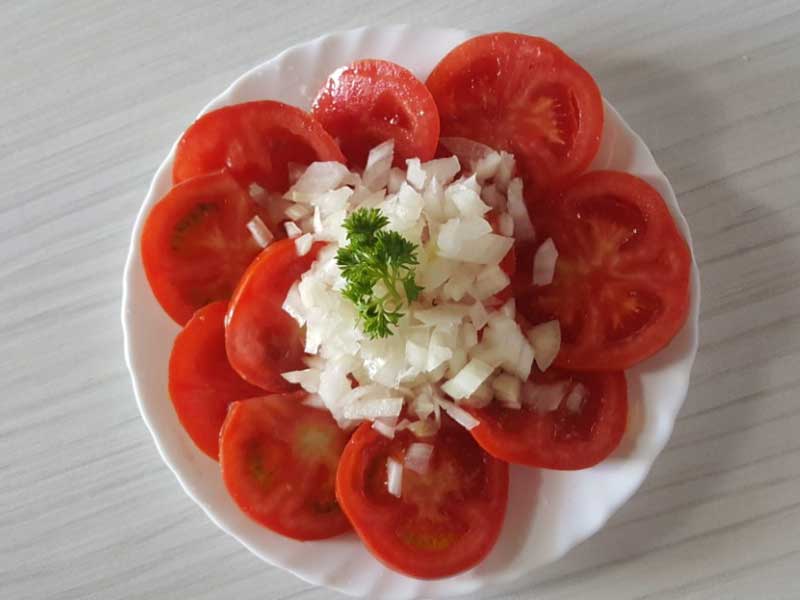 Tomato salad delivery