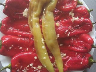 Hot baked paprika with garlic Pink ćevabdžinica Veliki trg delivery