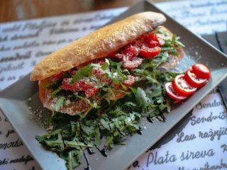 Mediteran sandwich delivery
