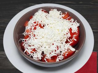 Tomato salad with feta cheese Salaš 011 Banovo Brdo delivery