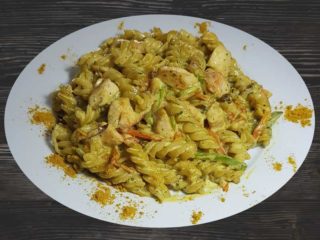 Pasta with chicken in curry sauce Salaš 011 Banovo Brdo delivery