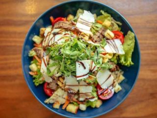 Beefsteak salad delivery